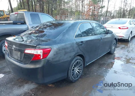 2013 Toyota Camry Le z USA, uszkodzony, nr VIN 4T4BF1FK7DR302164